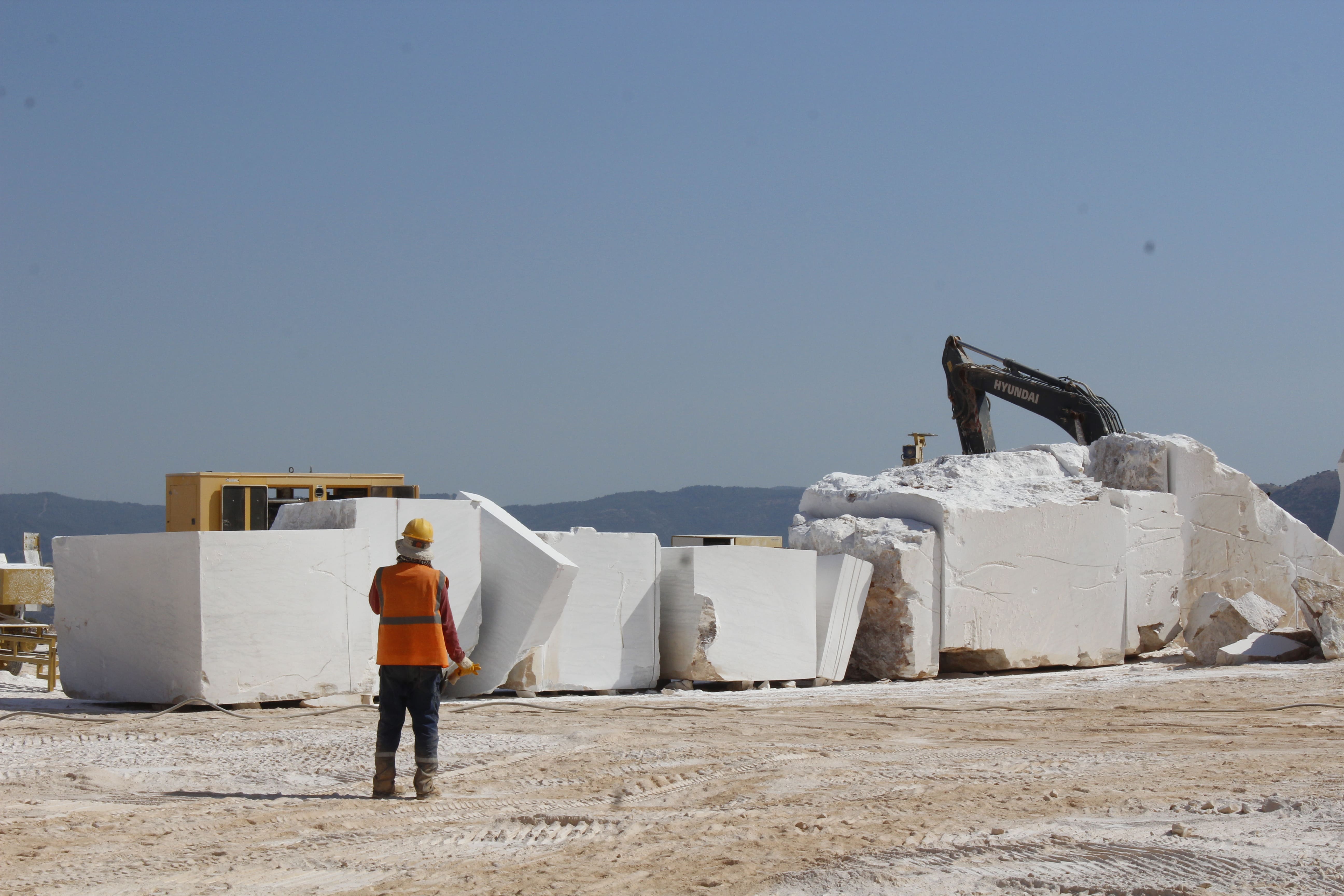 Biser Marble İzmir Torbalı mermer ocağı üretim sahası