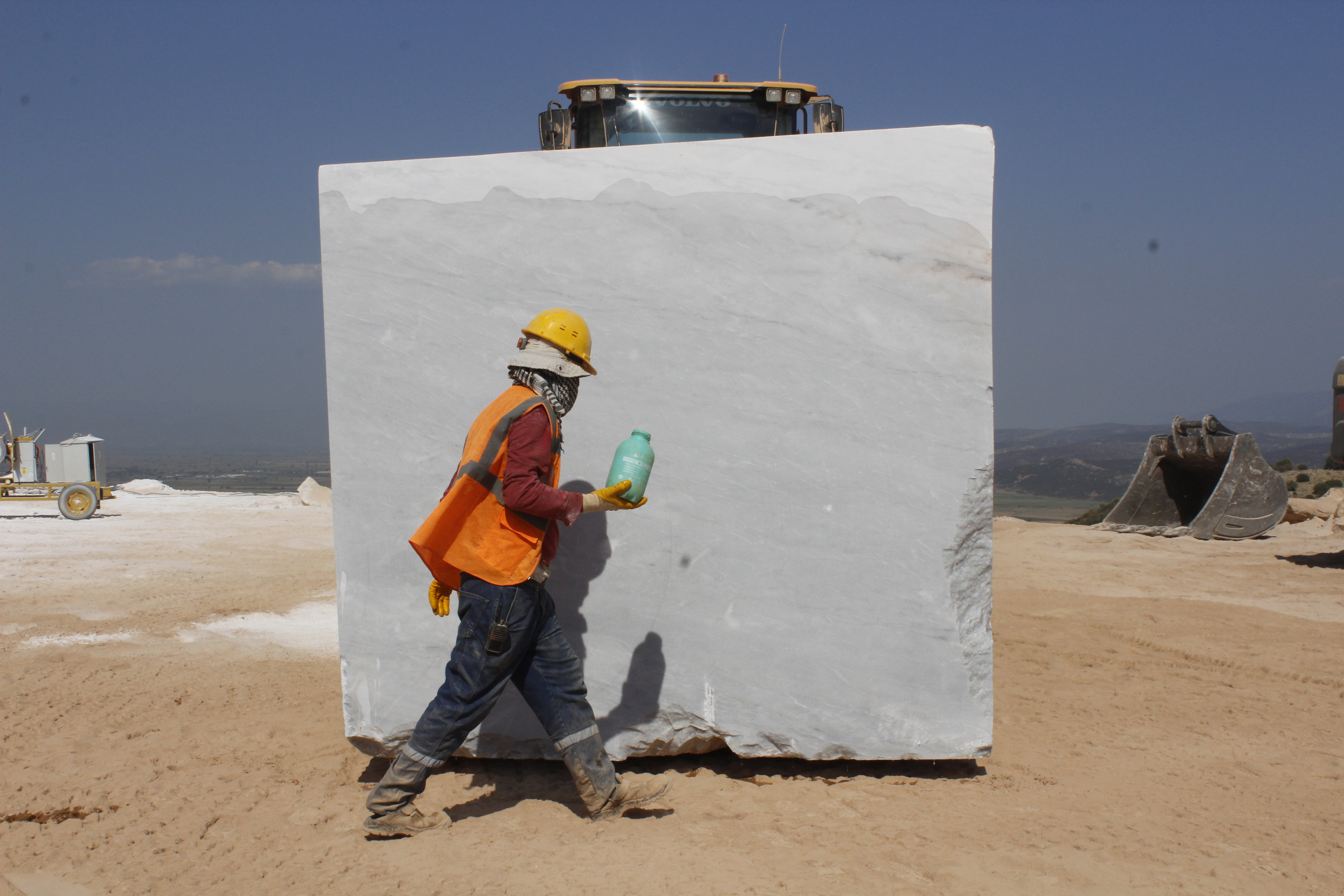 Biser Marble'da Blok Seçim Süreci: Kaliteli Doğal Taşın Temeli Doğru Bloktan Başlar